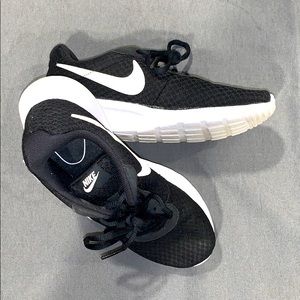 Nike Tanjun women’s